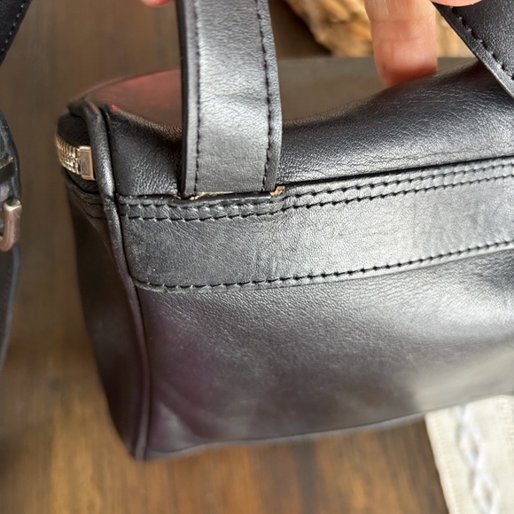 Black Nine West  Leather Crossbody Bag 💕 - Picture 5 of 9